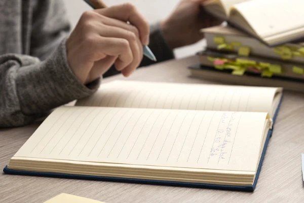 9 modi per scrivere le descrizioni dei prodotti | consigli con Flag agency